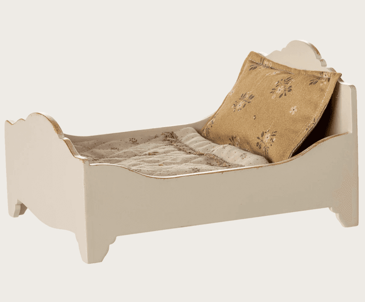 Maileg Wooden Bed Mouse Off white